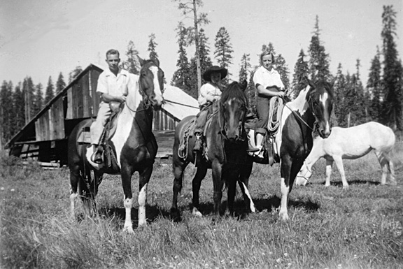 Leonard, Velma, and Jerry vacation in Montana 1950